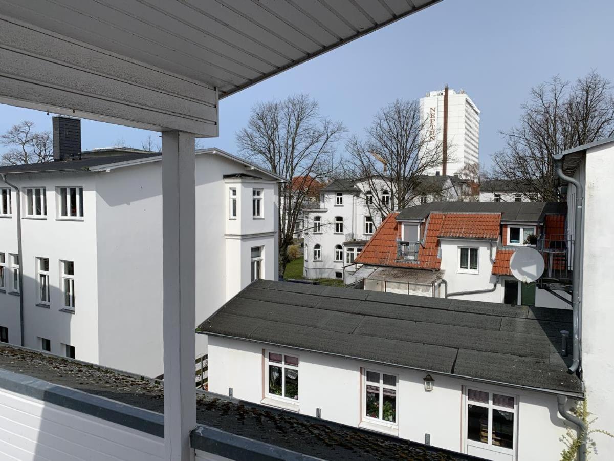 Diana, Koje, In Sichtweite Zum Rostock