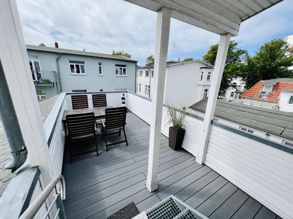 Diana, Koje, In Sichtweite Zum