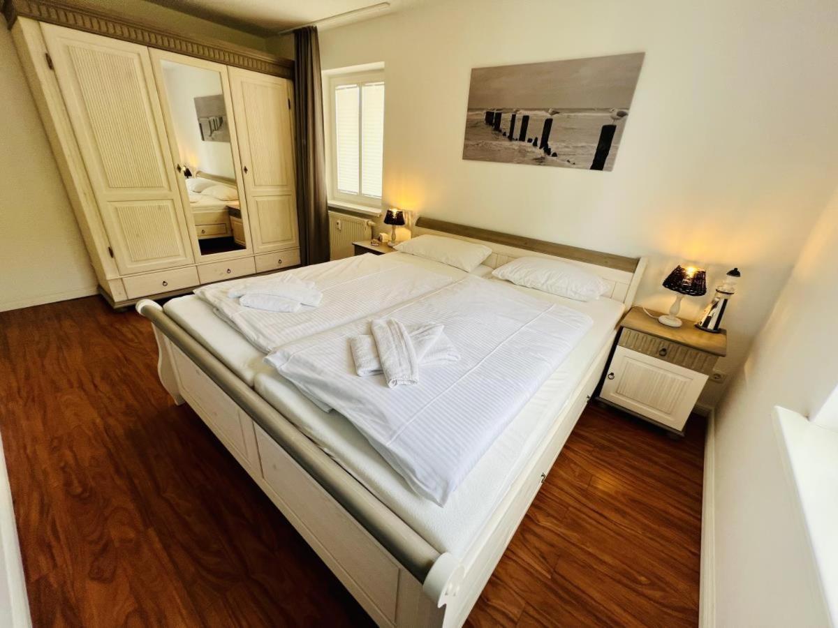 Diana, Koje, In Sichtweite Zum Rostock